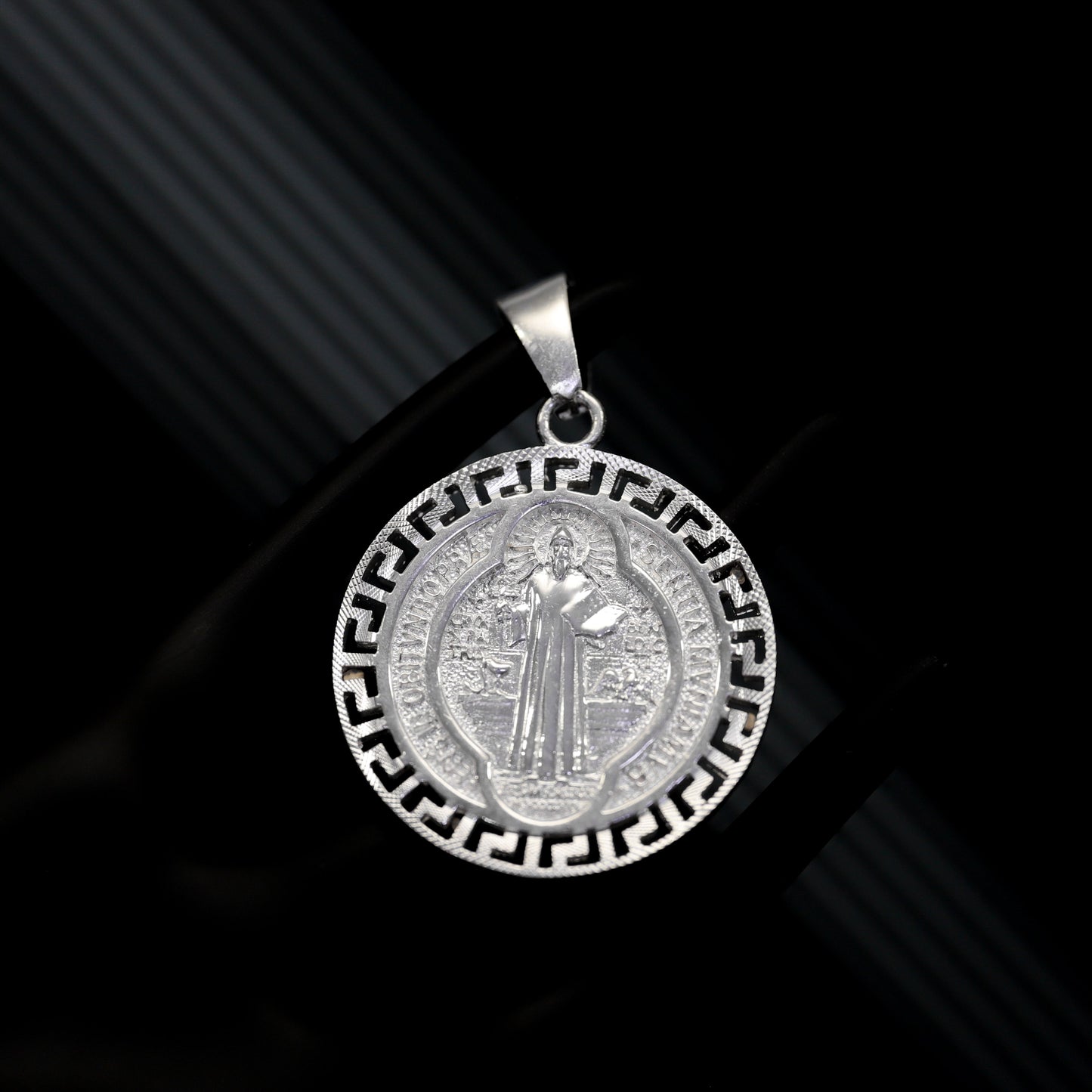 Medalla de Grecas de San Benito grande de Plata 925