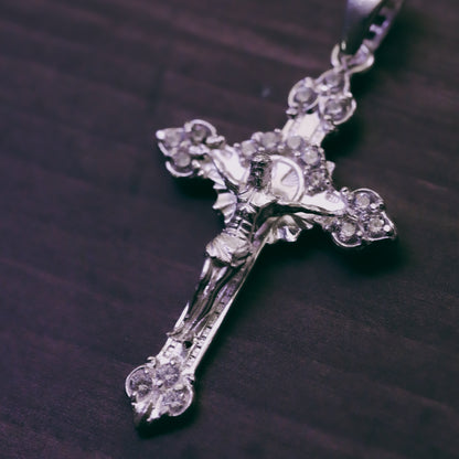 Cruz Ornamental Mini diamantada con Piedra Con Cristo de Plata 925