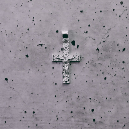 Cruz de Rombos Mini diamantada Con Cristo de Plata 925